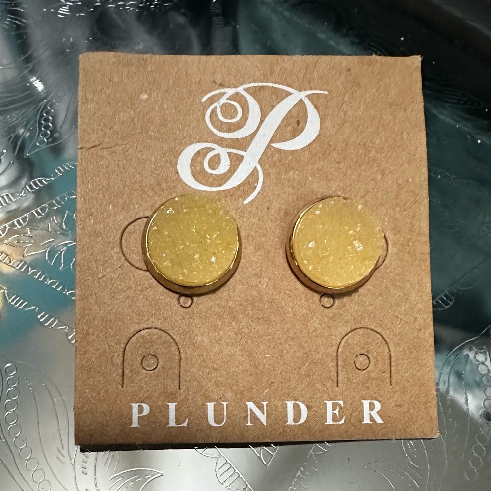 3/$25 PLUNDER “MIMI” YELLOW ON GOLD DRUSY STUD EARRINGS - BRAND NEW!